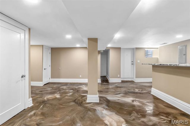 5849 De Giverville Avenue, St Louis, MO 63112