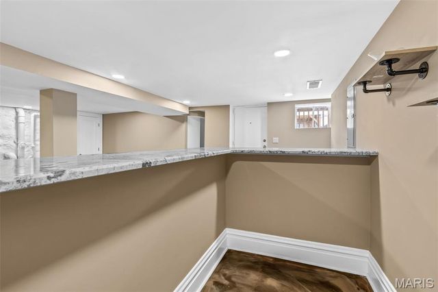 5849 De Giverville Avenue, St Louis, MO 63112