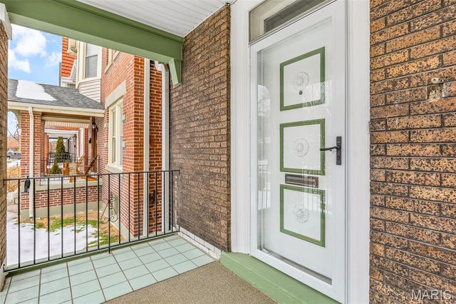 5849 De Giverville Avenue, St Louis, MO 63112