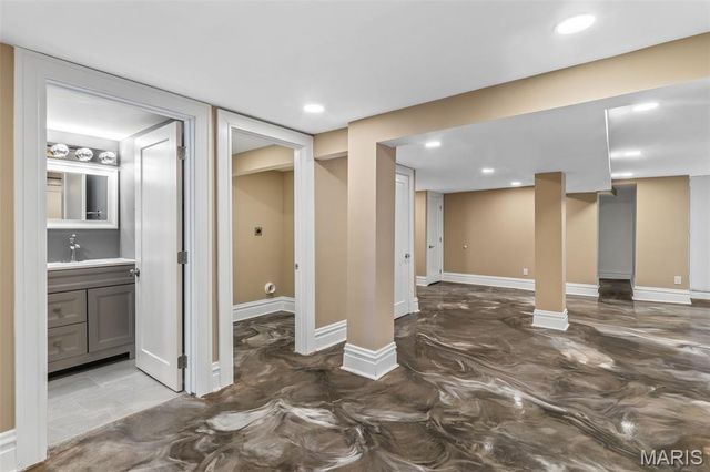 5849 De Giverville Avenue, St Louis, MO 63112