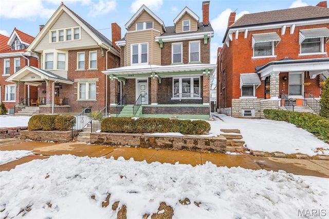 5849 De Giverville Avenue, St Louis, MO 63112