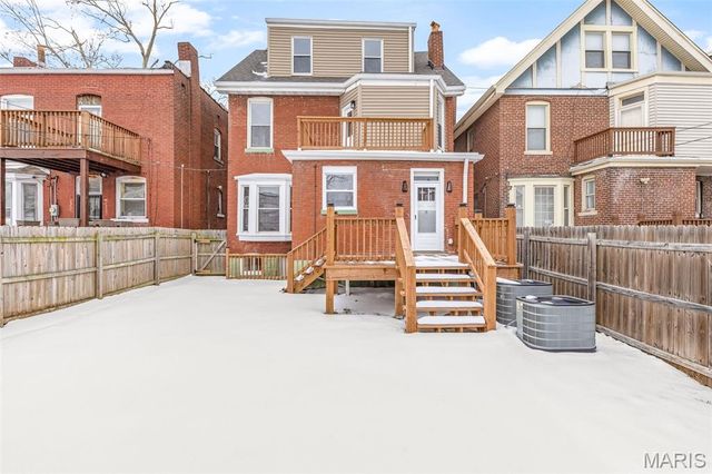 5849 De Giverville Avenue, St Louis, MO 63112