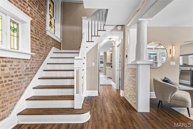 5849 De Giverville Avenue, St Louis, MO 63112