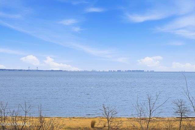 114 Shoreland Circle, Laurence Harbor, NJ 08879