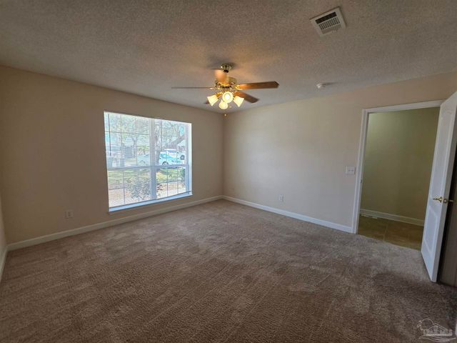 720 Buoy Dr, Pensacola, FL 32507