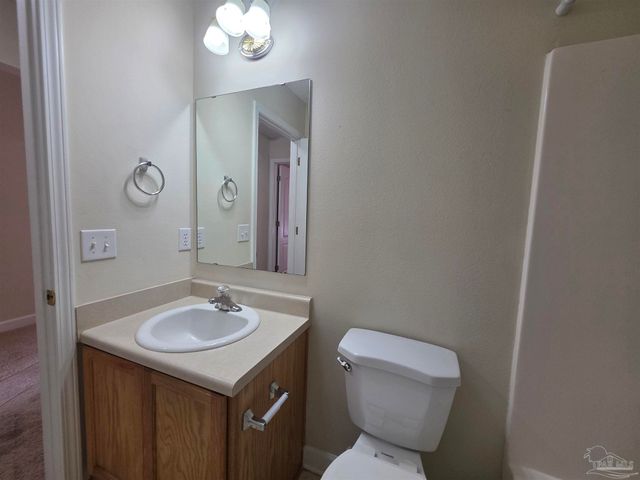 720 Buoy Dr, Pensacola, FL 32507