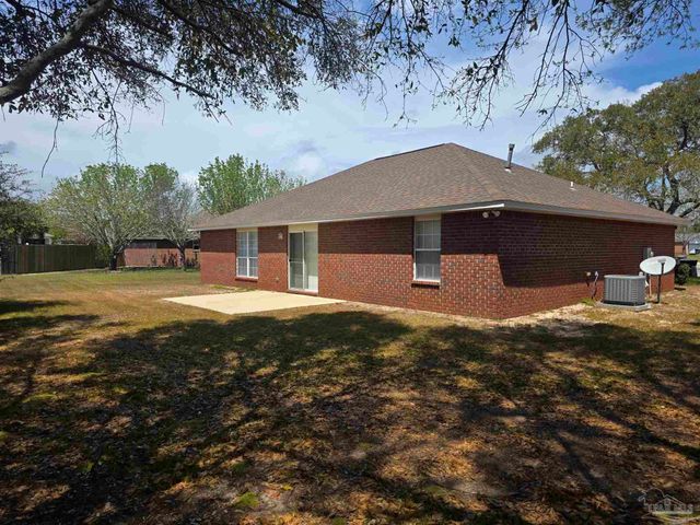 720 Buoy Dr, Pensacola, FL 32507