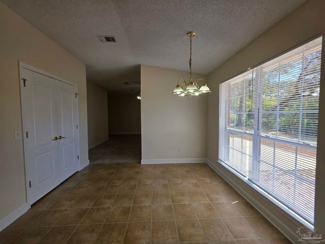 720 Buoy Dr, Pensacola, FL 32507