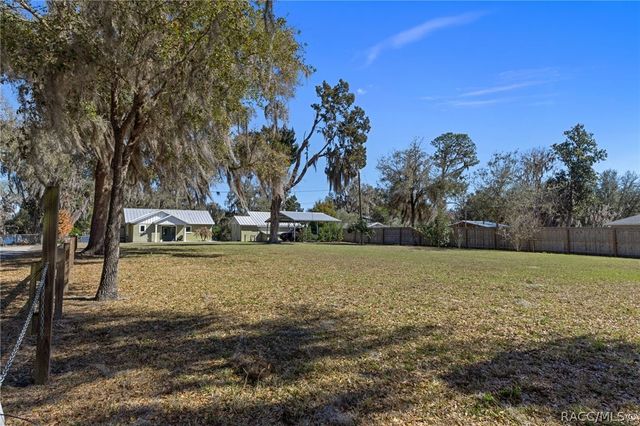 8888 E Neher Court, Floral City, FL 34436