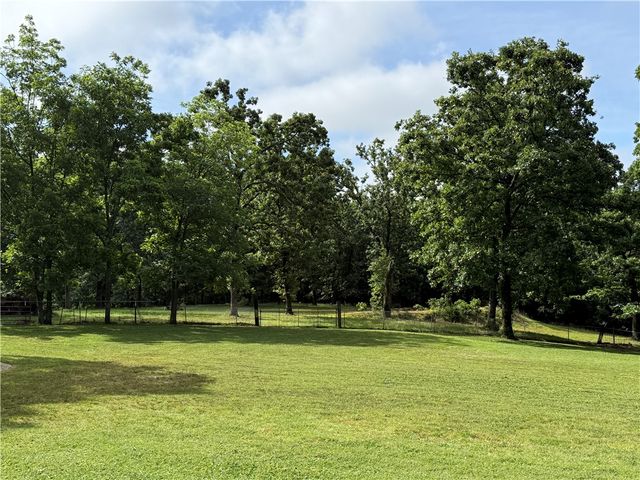 23519 Van Fleet Road, Siloam Springs, AR 72761