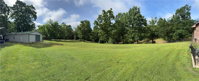 23519 Van Fleet Road, Siloam Springs, AR 72761