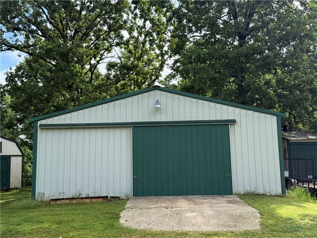 23519 Van Fleet Road, Siloam Springs, AR 72761