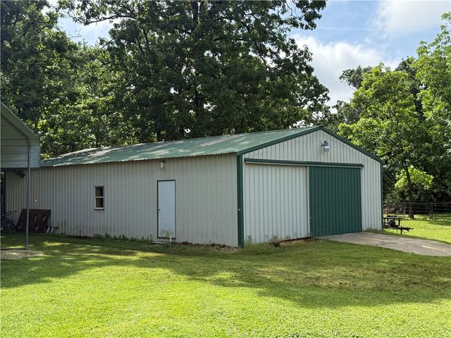 23519 Van Fleet Road, Siloam Springs, AR 72761