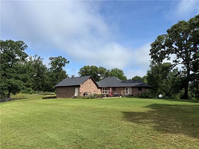 23519 Van Fleet Road, Siloam Springs, AR 72761