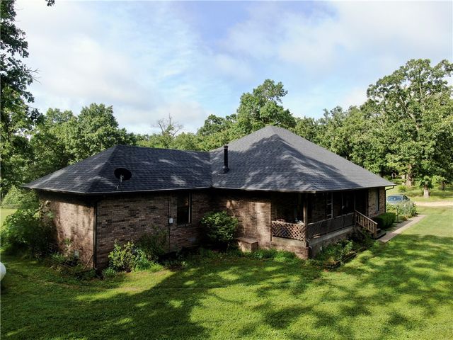 23519 Van Fleet Road, Siloam Springs, AR 72761