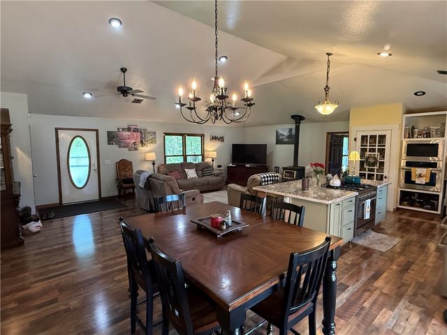 23519 Van Fleet Road, Siloam Springs, AR 72761