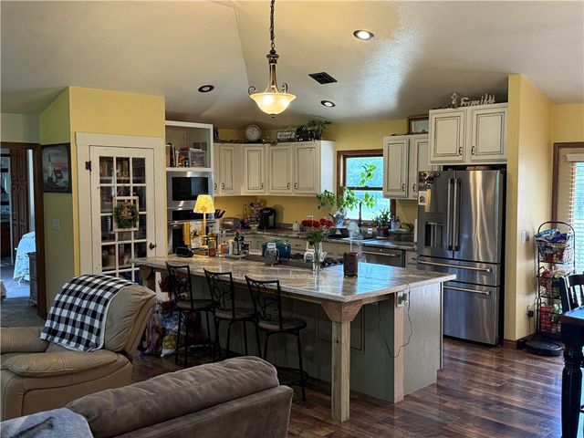 23519 Van Fleet Road, Siloam Springs, AR 72761