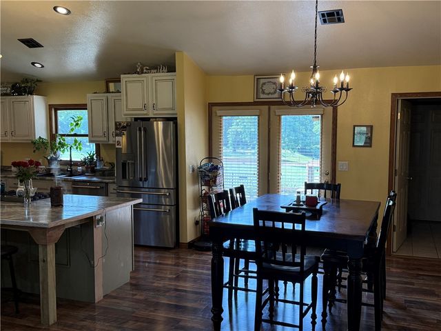 23519 Van Fleet Road, Siloam Springs, AR 72761