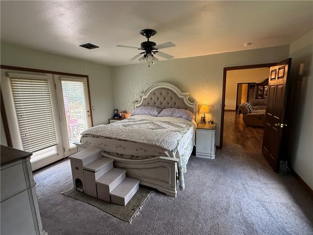 23519 Van Fleet Road, Siloam Springs, AR 72761
