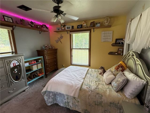 23519 Van Fleet Road, Siloam Springs, AR 72761