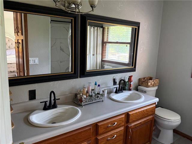 23519 Van Fleet Road, Siloam Springs, AR 72761