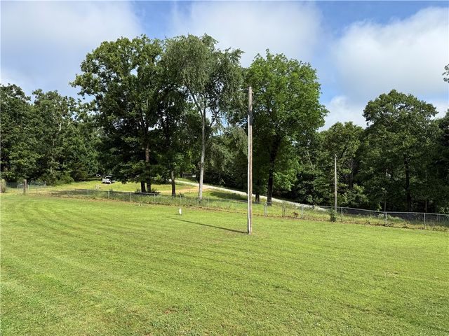 23519 Van Fleet Road, Siloam Springs, AR 72761