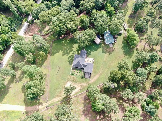 23519 Van Fleet Road, Siloam Springs, AR 72761