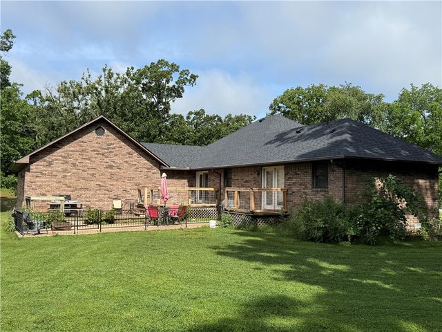 23519 Van Fleet Road, Siloam Springs, AR 72761
