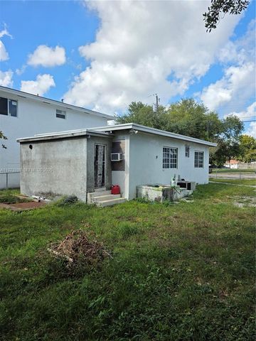 2740 NW 44th St, Miami, FL 33142