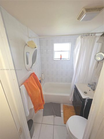 2740 NW 44th St, Miami, FL 33142