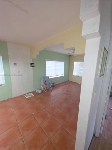 2740 NW 44th St, Miami, FL 33142