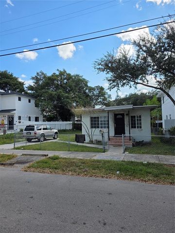 2740 NW 44th St, Miami, FL 33142