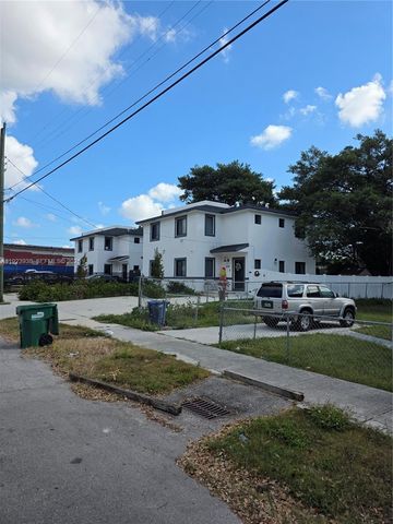 2740 NW 44th St, Miami, FL 33142