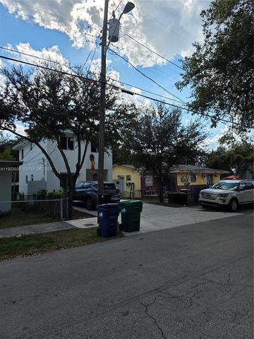 2740 NW 44th St, Miami, FL 33142