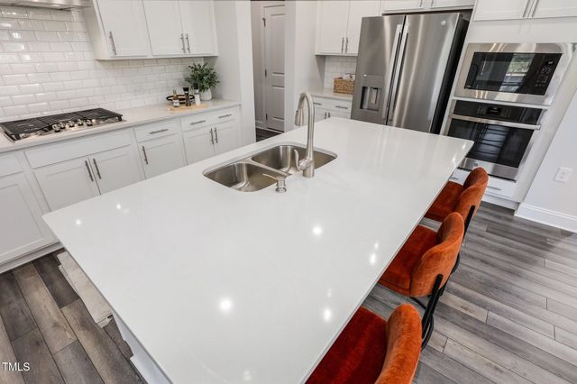 401 Calvander Lane, Apex, NC 27539