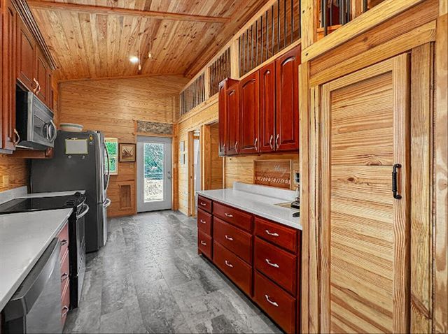 178 Osage Drive, Defuniak Springs, FL 32433