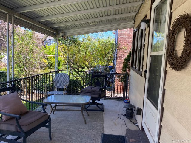 425 E Penn Street Lower, Long Beach, NY 11561