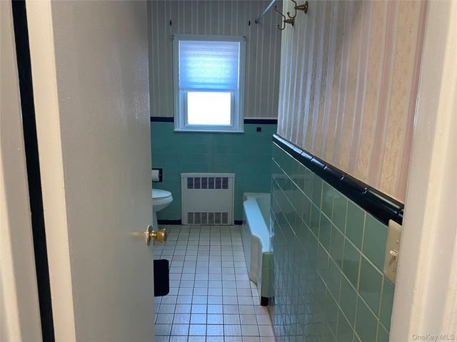 425 E Penn Street Lower, Long Beach, NY 11561