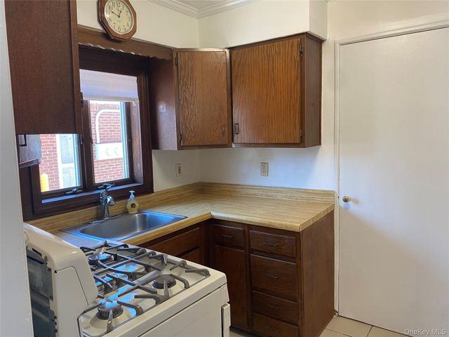 425 E Penn Street Lower, Long Beach, NY 11561