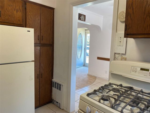 425 E Penn Street Lower, Long Beach, NY 11561