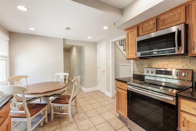 29 Segatogue Lane, South Setauket, NY 11720
