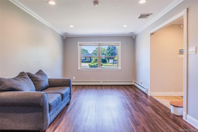 29 Segatogue Lane, South Setauket, NY 11720