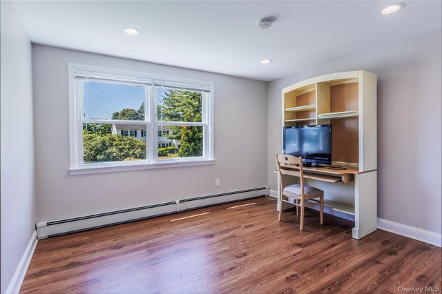 29 Segatogue Lane, South Setauket, NY 11720