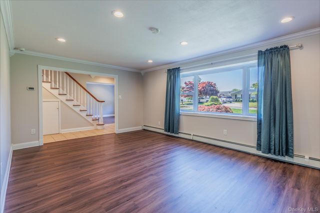 29 Segatogue Lane, South Setauket, NY 11720