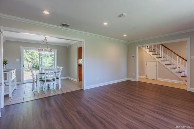 29 Segatogue Lane, South Setauket, NY 11720