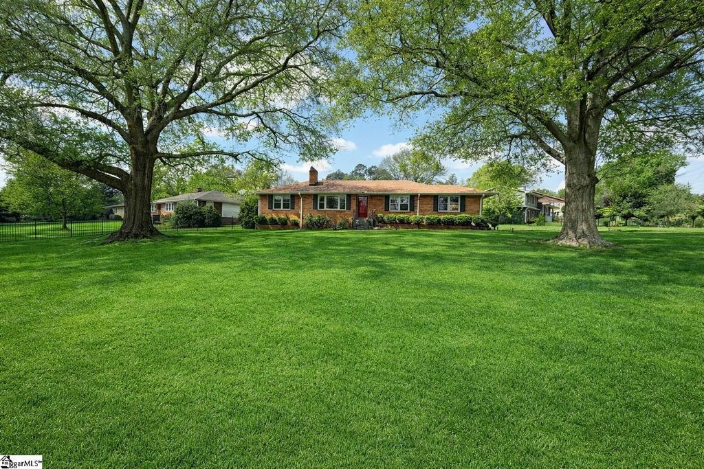 101 Duncan Chapel Road, Greenville, SC 29617