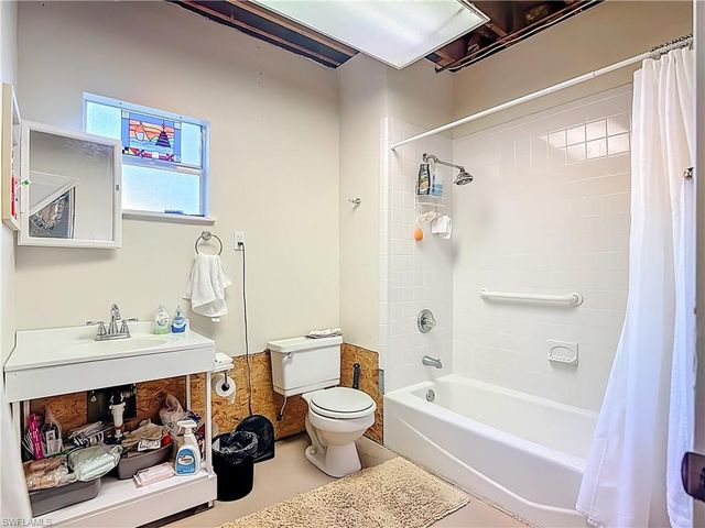 15650 Roberts LN, Fort Myers, FL 33908