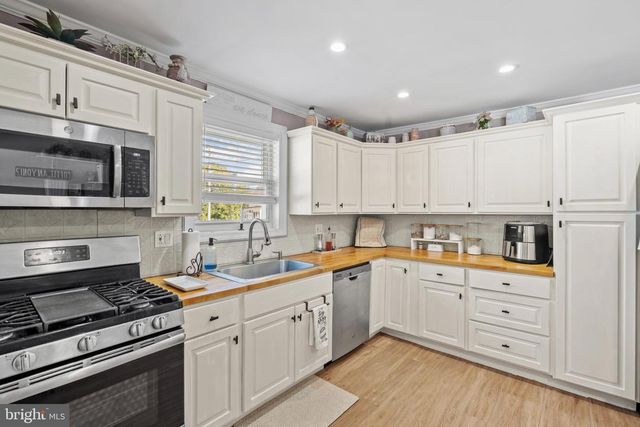 101 S WARWICK RD, Somerdale, NJ 08083