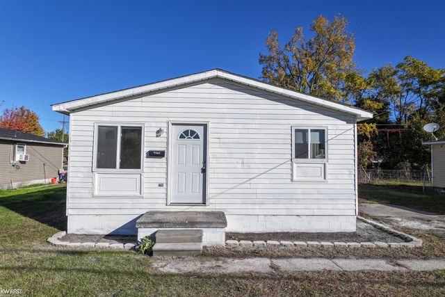 1127 Vanderburgh Place, Port Huron, MI 48060