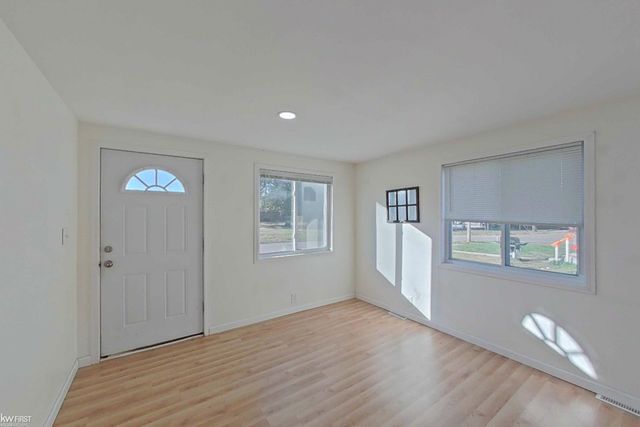 1127 Vanderburgh Place, Port Huron, MI 48060